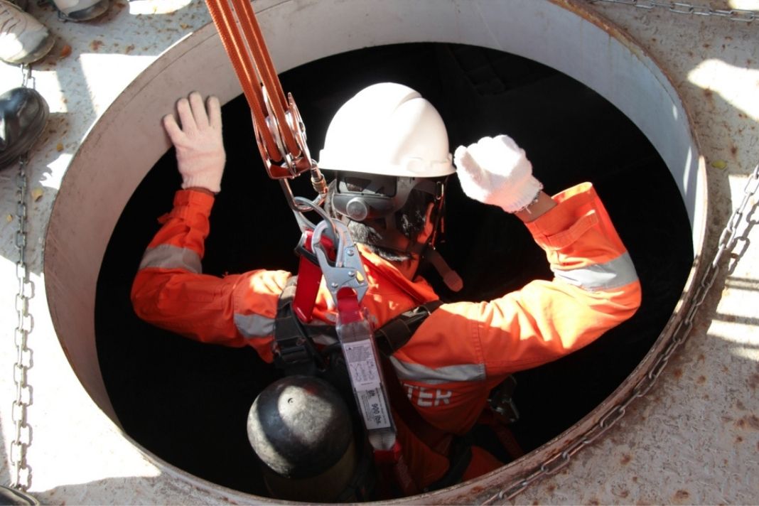 Safe Work in Confined Spaces